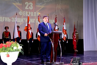Председатель Думы Александр Черныш поздравил военнослужащих 5-й Армии