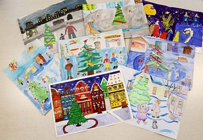 Первые работы на конкурс детских рисунков «Новогодний город» поступили в Думу Уссурийска